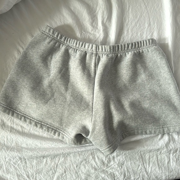 Aritzia fleece shorts - Picture 3 of 5